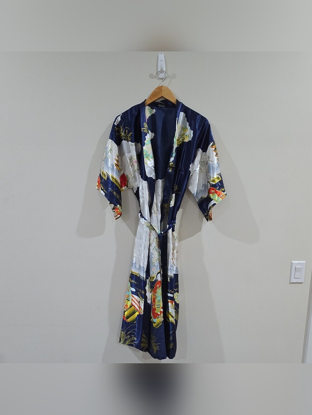 Asian  Silk  Kimono  Milticolor